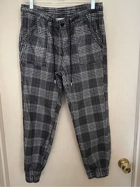 Tinseltown Black & White Plaid Jogger Pants